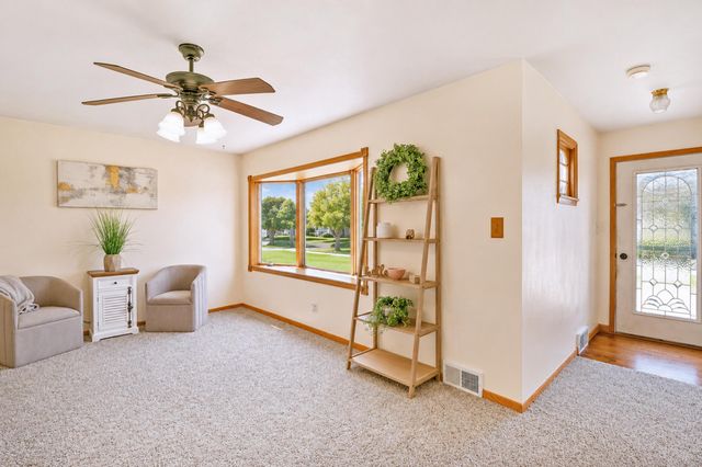 2007 2nd Avenue SE, Austin, MN 55912