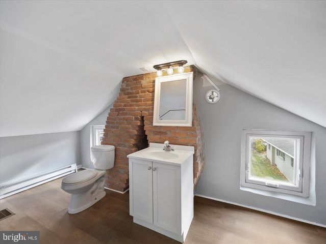 6748 SHOESTRING HILL RD, Waynesboro, PA 17268