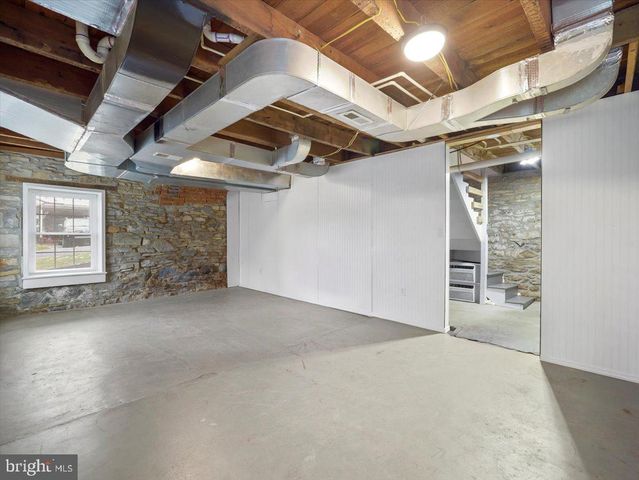 6748 SHOESTRING HILL RD, Waynesboro, PA 17268