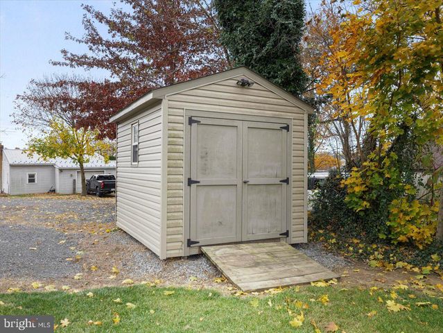 6748 SHOESTRING HILL RD, Waynesboro, PA 17268