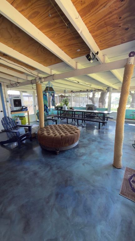 Image 5 of property listing at 1802 S Concho Drive, San Angelo, TX 76904
