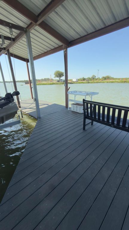 Image 7 of property listing at 1802 S Concho Drive, San Angelo, TX 76904
