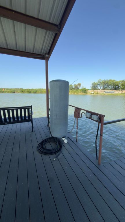 Image 8 of property listing at 1802 S Concho Drive, San Angelo, TX 76904