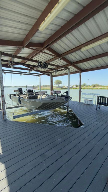 Image 9 of property listing at 1802 S Concho Drive, San Angelo, TX 76904