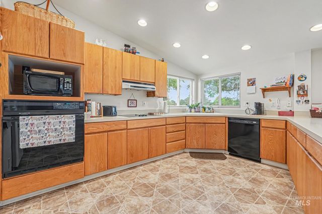 7420 E Lewis Lane, Nampa, ID 83686