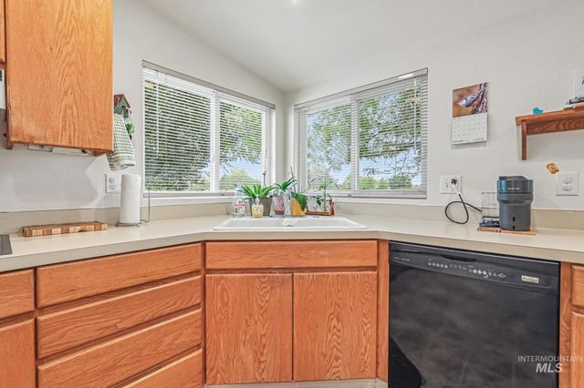 7420 E Lewis Lane, Nampa, ID 83686