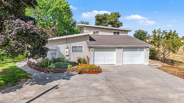 7420 E Lewis Lane, Nampa, ID 83686
