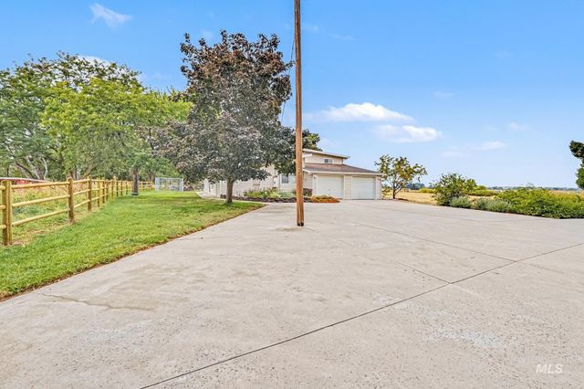 7420 E Lewis Lane, Nampa, ID 83686