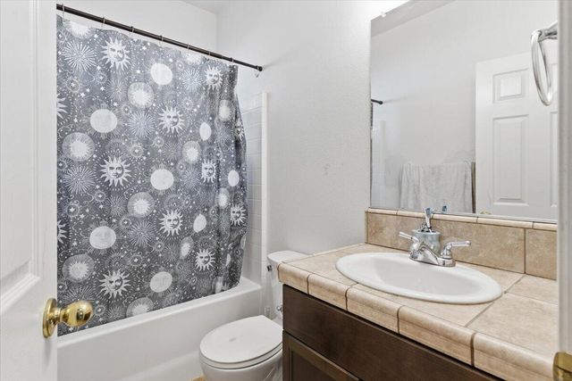 7438 Ensminger Avenue, Visalia, CA 93291