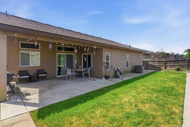 7438 Ensminger Avenue, Visalia, CA 93291