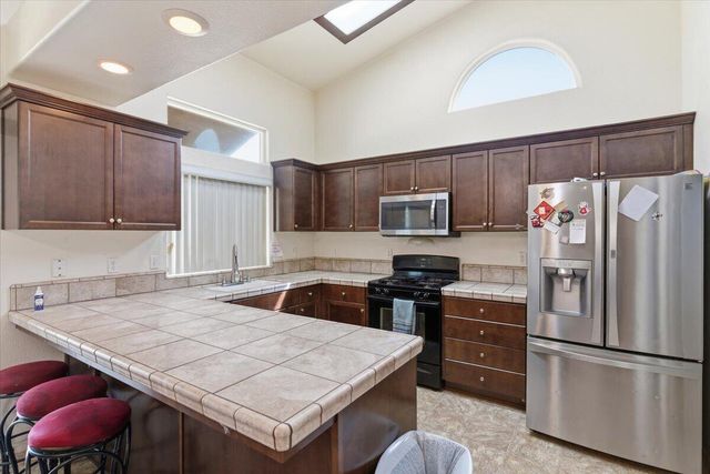 7438 Ensminger Avenue, Visalia, CA 93291