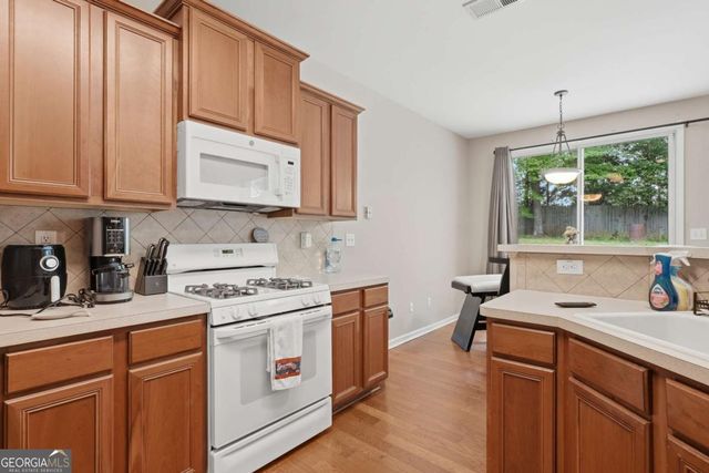 3749 Clear Lake Way NW, Acworth, GA 30101