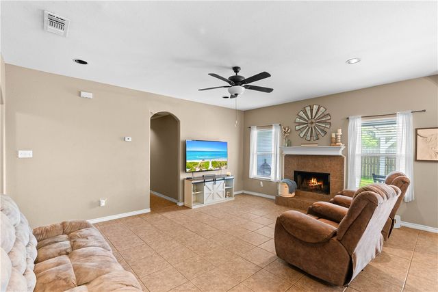 2321 Kazmir Dr, Corpus Christi, TX 78418