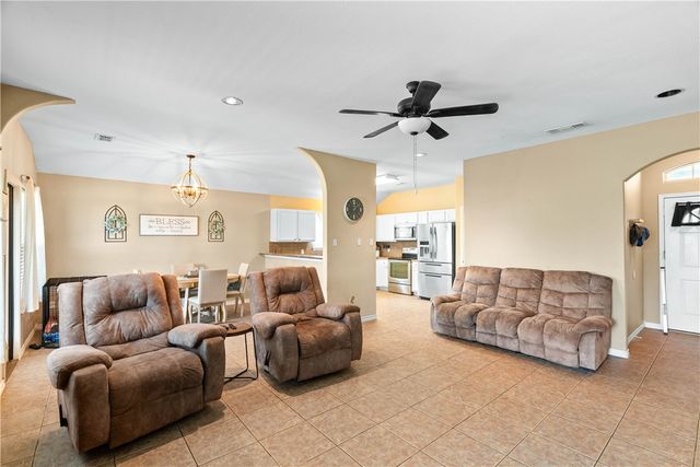2321 Kazmir Dr, Corpus Christi, TX 78418