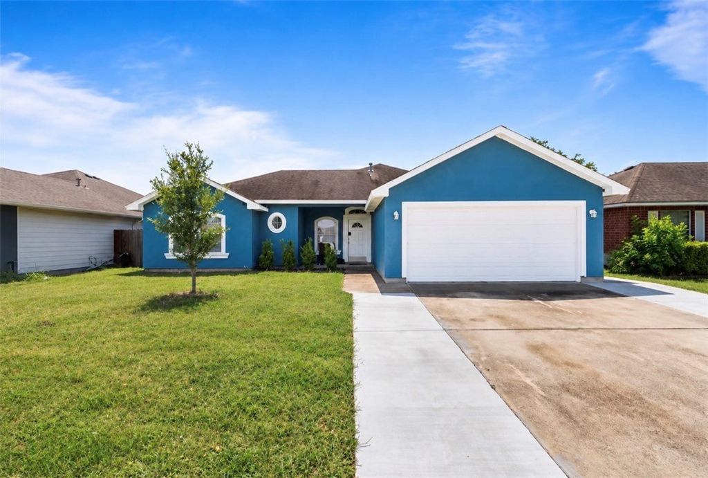 2321 Kazmir Dr, Corpus Christi, TX 78418 — photo 2