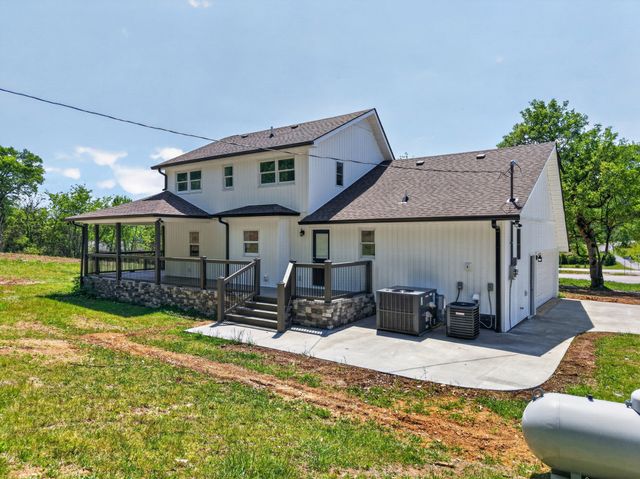 2313 Pulaski Hwy, Fayetteville, TN 37334