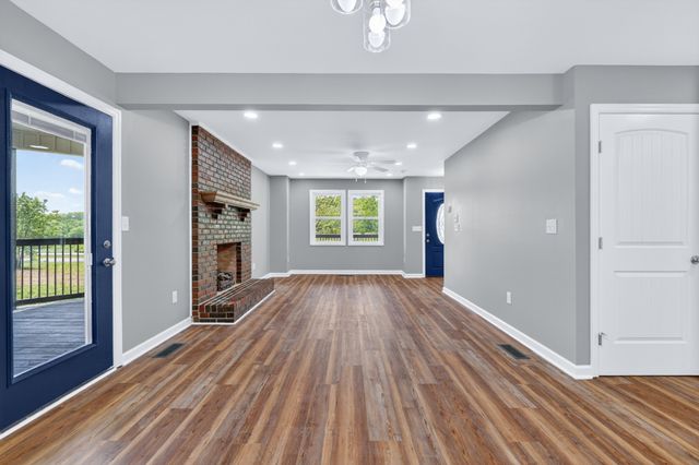 2313 Pulaski Hwy, Fayetteville, TN 37334