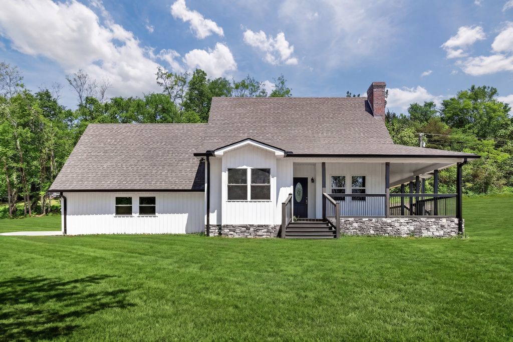 2313 Pulaski Hwy, Fayetteville, TN 37334