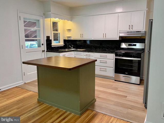 1136 UNION ST, Lancaster, PA 17603