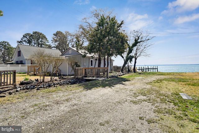 15401 POTOMAC RIVER DR, Cobb Island, MD 20625