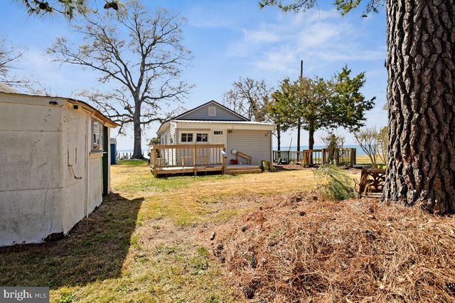 15401 POTOMAC RIVER DR, Cobb Island, MD 20625