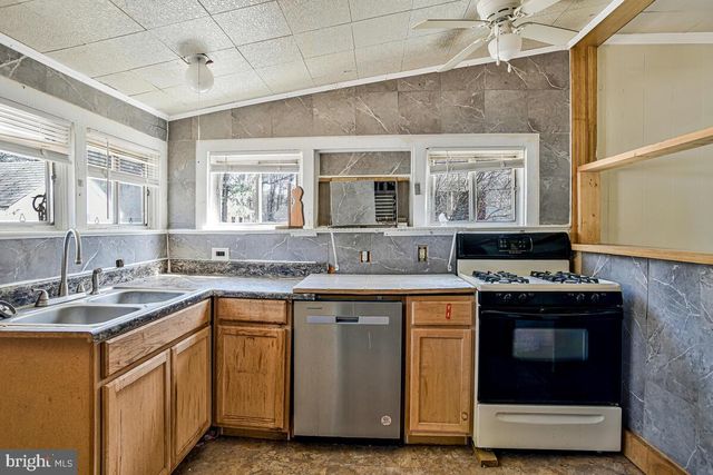 15401 POTOMAC RIVER DR, Cobb Island, MD 20625