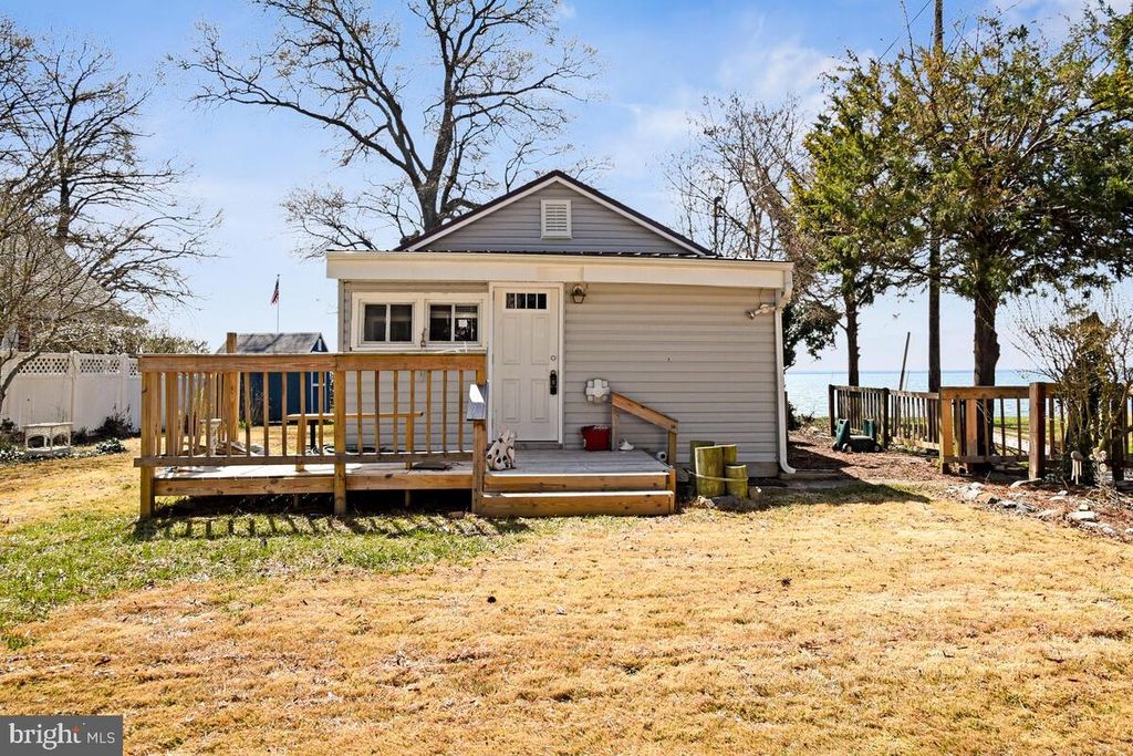 15401 POTOMAC RIVER DR, Cobb Island, MD 20625