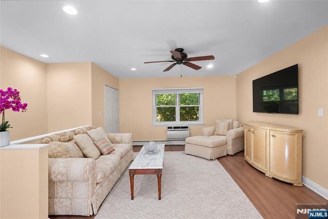 49 Knox Terrace 2A, Wayne, NJ 07470