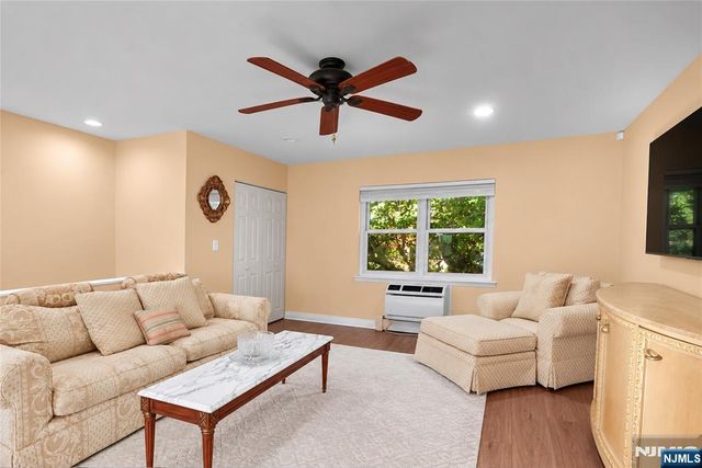 49 Knox Terrace 2A, Wayne, NJ 07470