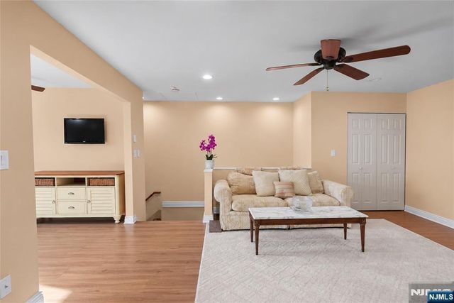 49 Knox Terrace 2A, Wayne, NJ 07470
