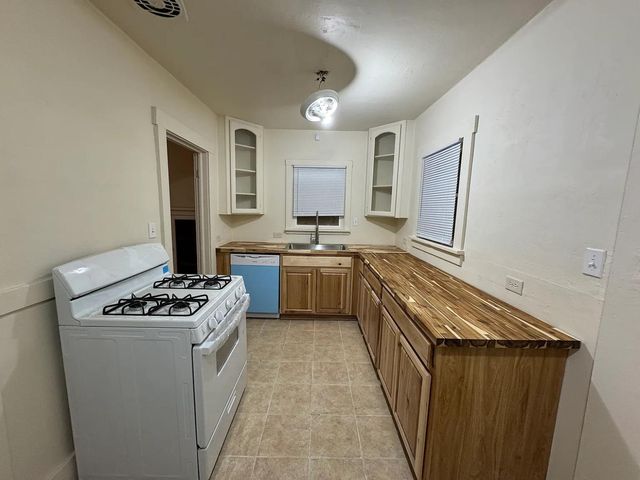 1003 E Cortland Avenue, Fresno, CA 93704