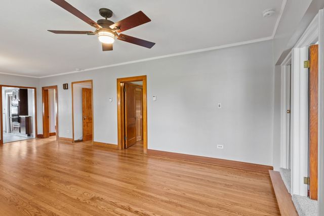 288 Middaugh Road, Clarendon Hills, IL 60514