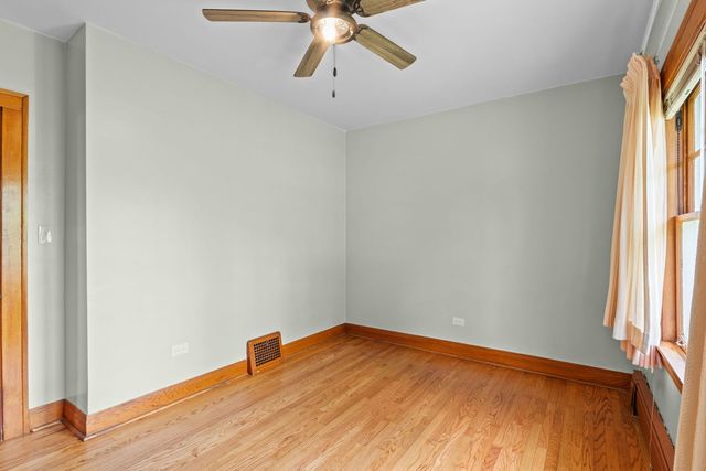 288 Middaugh Road, Clarendon Hills, IL 60514