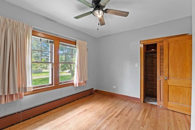 288 Middaugh Road, Clarendon Hills, IL 60514