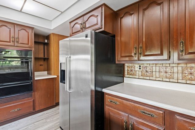 288 Middaugh Road, Clarendon Hills, IL 60514