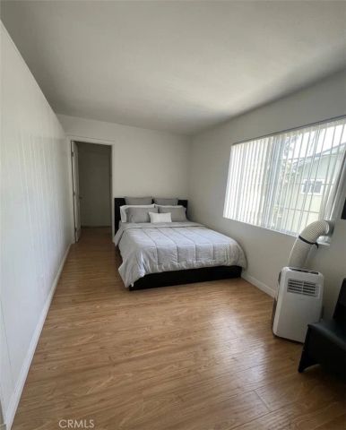 999 Valencia 4, Costa Mesa, CA 92626
