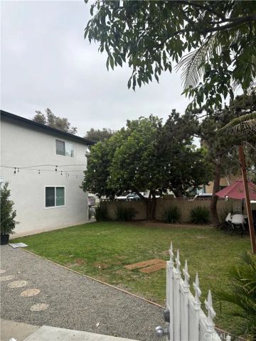 999 Valencia 4, Costa Mesa, CA 92626
