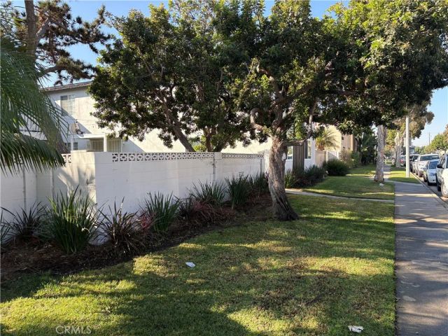 999 Valencia 4, Costa Mesa, CA 92626