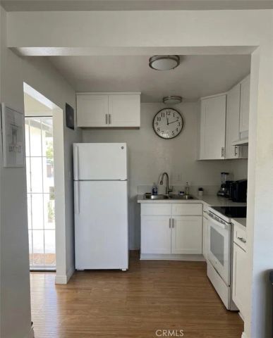 999 Valencia 4, Costa Mesa, CA 92626