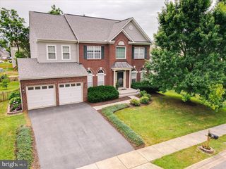 64 REVERE DR, Charles Town, WV 25414