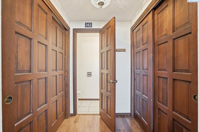 145 Greenview Dr, Richland, WA 99352