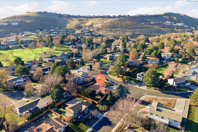 145 Greenview Dr, Richland, WA 99352