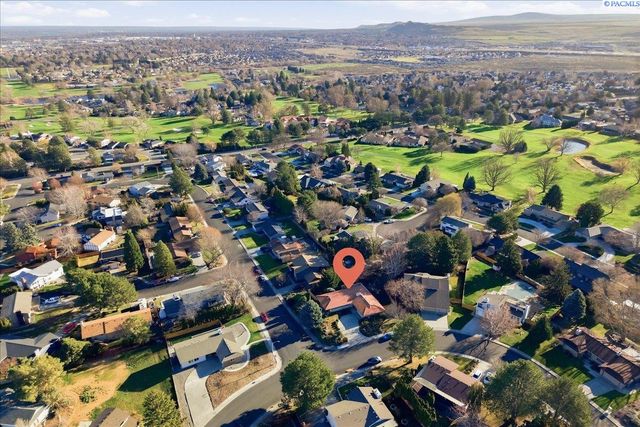 145 Greenview Dr, Richland, WA 99352