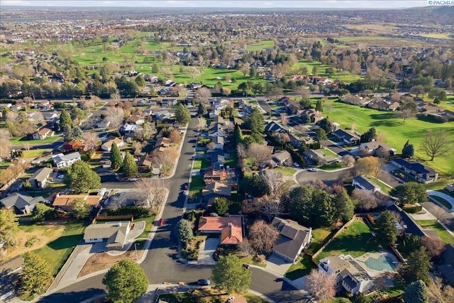 145 Greenview Dr, Richland, WA 99352