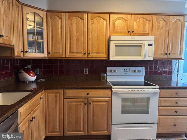 6800 LUMSDEN ST, Mclean, VA 22101