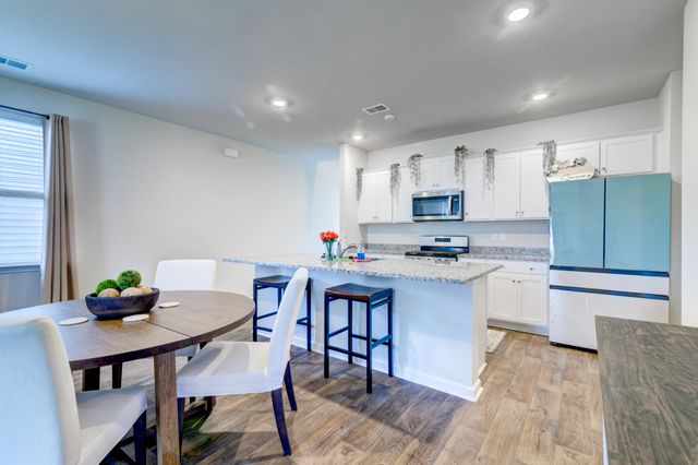114 Sunray Lane, Summerville, SC 29486