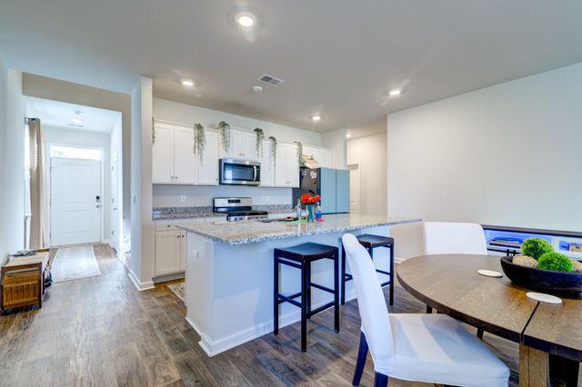 114 Sunray Lane, Summerville, SC 29486