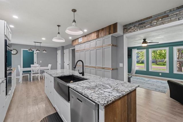 15704 Horton Lane, Overland Park, KS 66223