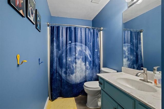 15704 Horton Lane, Overland Park, KS 66223