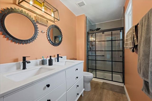 15704 Horton Lane, Overland Park, KS 66223